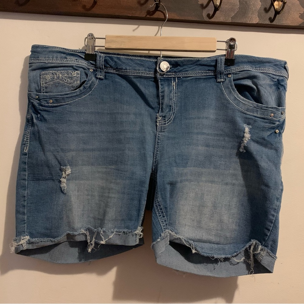 Short & Sexy, Series 31 jean shorts. Size 20